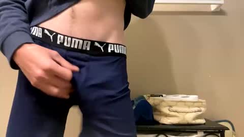 Snapshot of mrmeltyourheart chatting on 6, 4, 2026 James online show from 6, 4, 2026