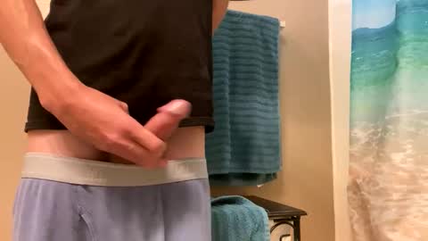 Snapshot of mrmeltyourheart chatting on 15, 4, 2026 James online show from 15, 4, 2026