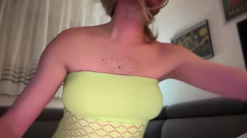 TaleOfLaura online show from 9, 4, 2026