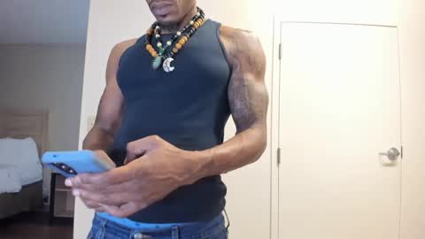 Snapshot of mromg007 chatting on 8, 10, 2025 mromg007 online show from 8, 10, 2025