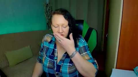 Snapshot of mrs___milf chatting on 4, 10, 2025 mrs milf online show from 4, 10, 2025