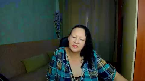 Snapshot of mrs___milf chatting on 16, 10, 2025 mrs milf online show from 16, 10, 2025