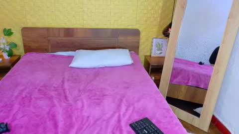 mrs_buttocks online show from 13, 2, 2025