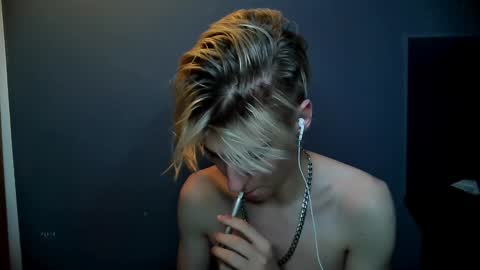 Snapshot of mrsexycum4u chatting on 6, 1, 2025 Adam online show from 6, 1, 2025