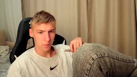 Snapshot of mrsexycum4u chatting on 15, 9, 2025 Adam online show from 15, 9, 2025