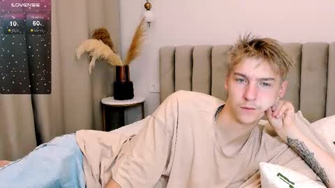 Snapshot of mrsexycum4u chatting on 6, 10, 2025 Adam online show from 6, 10, 2025