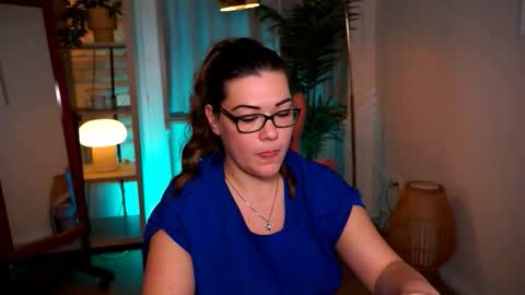 Snapshot of mrsfllowerr chatting on 16, 12, 2025 Tamara online show from 16, 12, 2025