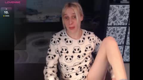 Snapshot of mrsluck chatting on 12, 12, 2024 Sasha online show from 12, 12, 2024