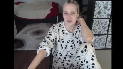 Snapshot of mrsluck chatting on 22, 9, 2025 Sasha online show from 22, 9, 2025