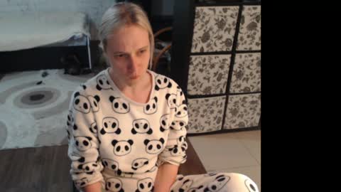 Snapshot of mrsluck chatting on 8, 6, 2026 Sasha online show from 8, 6, 2026
