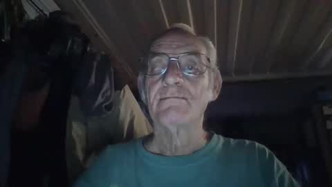 Snapshot of mrsubman chatting on 21, 4, 2026 Chuck online show from 21, 4, 2026