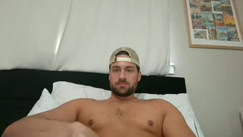 Snapshot of mrthickly818 chatting on 26, 3, 2026 mrthickly818 online show from 26, 3, 2026
