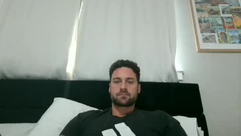 Snapshot of mrthickly818 chatting on 15, 4, 2026 mrthickly818 online show from 15, 4, 2026