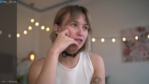 Snapshot of ms_dira chatting on 23, 4, 2026 dira and the riru tribe online show from 23, 4, 2026