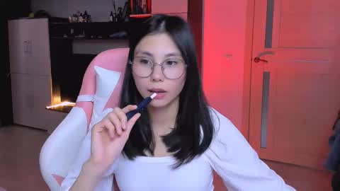 Snapshot of ms_emily_ chatting on 9, 10, 2025 ms_emily_ online show from 9, 10, 2025