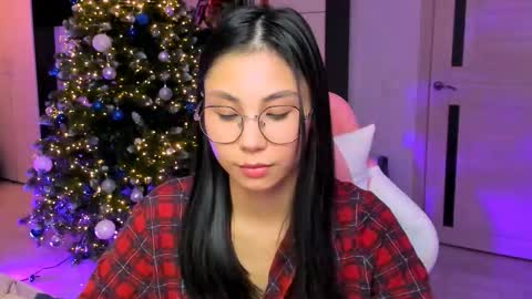 Snapshot of ms_emily_ chatting on 21, 12, 2025 ms_emily_ online show from 21, 12, 2025