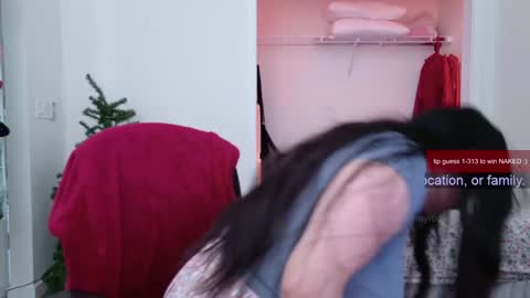 Snapshot of ms_mochii chatting on 12, 12, 2024 R o r i SnapChat heyroriv2 wednesday - sunday Noon oclock mountain - 5pm mountain online show from 12, 12, 2024