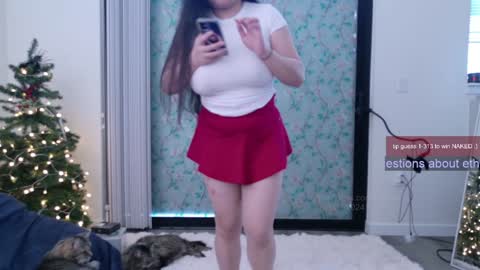 Snapshot of ms_mochii chatting on 21, 12, 2024 R o r i SnapChat heyroriv2 wednesday - sunday Noon oclock mountain - 5pm mountain online show from 21, 12, 2024