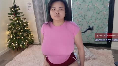 Snapshot of ms_mochii chatting on 30, 1, 2025 R o r i SnapChat heyroriv2 wednesday - sunday Noon oclock mountain - 5pm mountain online show from 30, 1, 2025