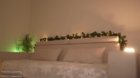 Snapshot of ms_seductive chatting on 15, 12, 2024 Your M online show from 15, 12, 2024