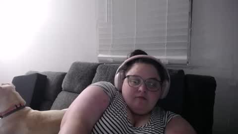 Snapshot of mscamirose15 chatting on 6, 11, 2025 Ms. Cami Rose online show from 6, 11, 2025