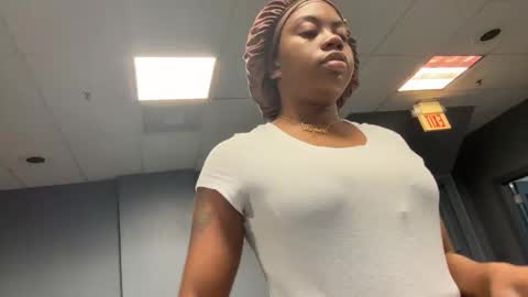 Snapshot of mskitty000 chatting on 1, 11, 2025 mskitty000 online show from 1, 11, 2025