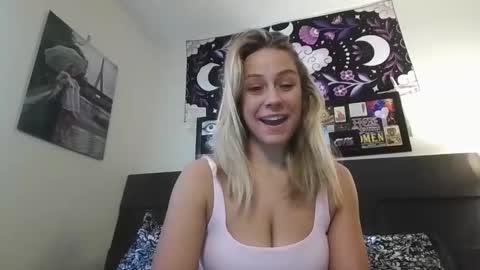 Snapshot of msmariesummers chatting on 22, 1, 2025 msmariesummers online show from 22, 1, 2025