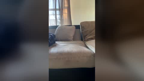 Snapshot of mt_visuals chatting on 18, 12, 2025 mt visuals online show from 18, 12, 2025