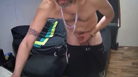 Muffdiver online show from 12, 4, 2026