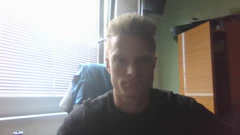 Snapshot of mugis420 chatting on 19, 6, 2026 mugis420 online show from 19, 6, 2026