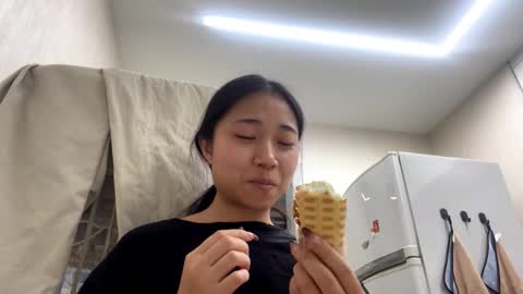 Mia online show from 2, 2, 2026