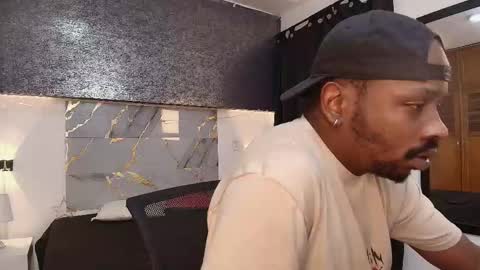 Snapshot of muller_asher chatting on 14, 12, 2025 Muller Asher online show from 14, 12, 2025