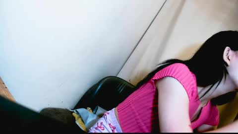 Snapshot of multicummer_kitty chatting on 12, 4, 2026 multicummer_kitty online show from 12, 4, 2026