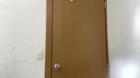   online show from 18, 10, 2025