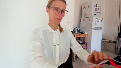 LOVELY JULIA  Peter DAY online show from 27, 3, 2026