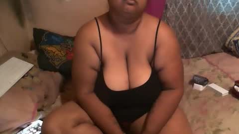 Snapshot of munniegalz1 chatting on 2, 3, 2026 your angel online show from 2, 3, 2026