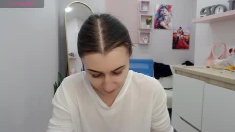 muriel_elvin online show from 1, 12, 2025