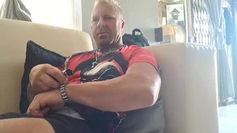 Snapshot of muscledaddy69s chatting on 2, 12, 2025 muscledaddy69s online show from 2, 12, 2025