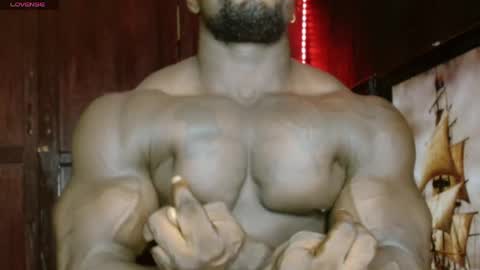 Snapshot of musclegodsammy23 chatting on 16, 5, 2026 musclegod23 online show from 16, 5, 2026