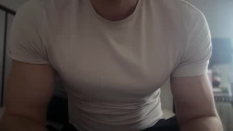 Snapshot of musclehair3 chatting on 3, 5, 2026 musclehair3 online show from 3, 5, 2026