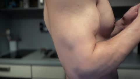Snapshot of musclehair3 chatting on 8, 5, 2026 musclehair3 online show from 8, 5, 2026