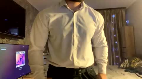 Snapshot of muscularjuggler chatting on 3, 2, 2026 muscularjuggler online show from 3, 2, 2026