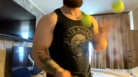 Snapshot of muscularjuggler chatting on 4, 2, 2026 muscularjuggler online show from 4, 2, 2026
