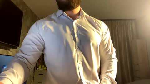 Snapshot of muscularjuggler chatting on 1, 3, 2026 muscularjuggler online show from 1, 3, 2026