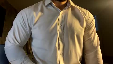 Snapshot of muscularjuggler chatting on 5, 3, 2026 muscularjuggler online show from 5, 3, 2026