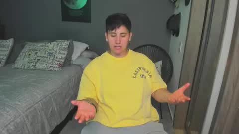 Snapshot of musicayluna chatting on 14, 4, 2026 VALENTINA Luna online show from 14, 4, 2026