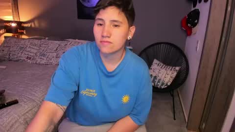 Snapshot of musicayluna chatting on 15, 4, 2026 VALENTINA Luna online show from 15, 4, 2026