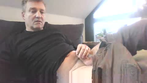 Snapshot of muskauer chatting on 24, 12, 2024 nobuddy online show from 24, 12, 2024