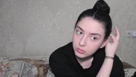 Snapshot of muuur_love chatting on 19, 4, 2026 cute couple online show from 19, 4, 2026