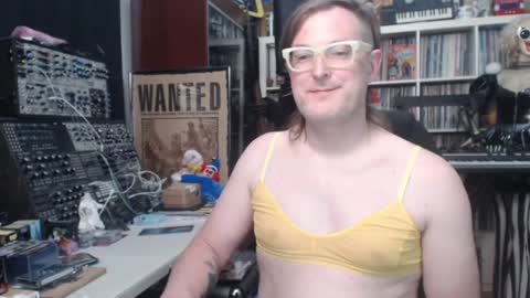 Muziknerd online show from 10, 6, 2026